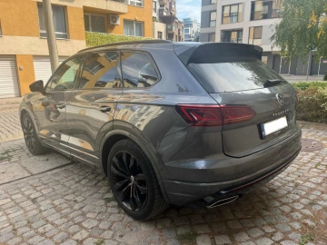 Volkswagen Touareg 4х4 Автоматик big thumb - 2